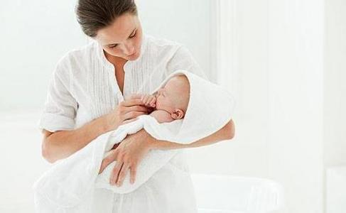 胸的大小與乳汁多少有關系？.jpg
